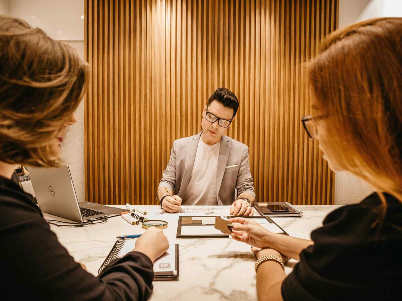 https://studyinvietnam.vn/wp-content/uploads/2020/08/service_01-1280x960.jpg