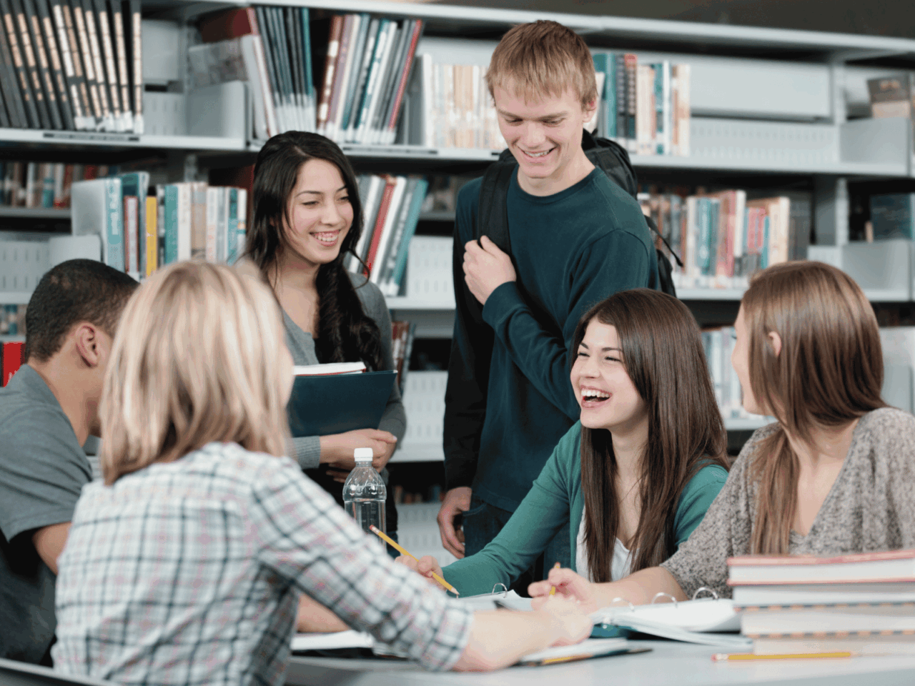 https://studyinvietnam.vn/wp-content/uploads/2025/07/StudyAbroader-1920X1200-17-1280x960.png