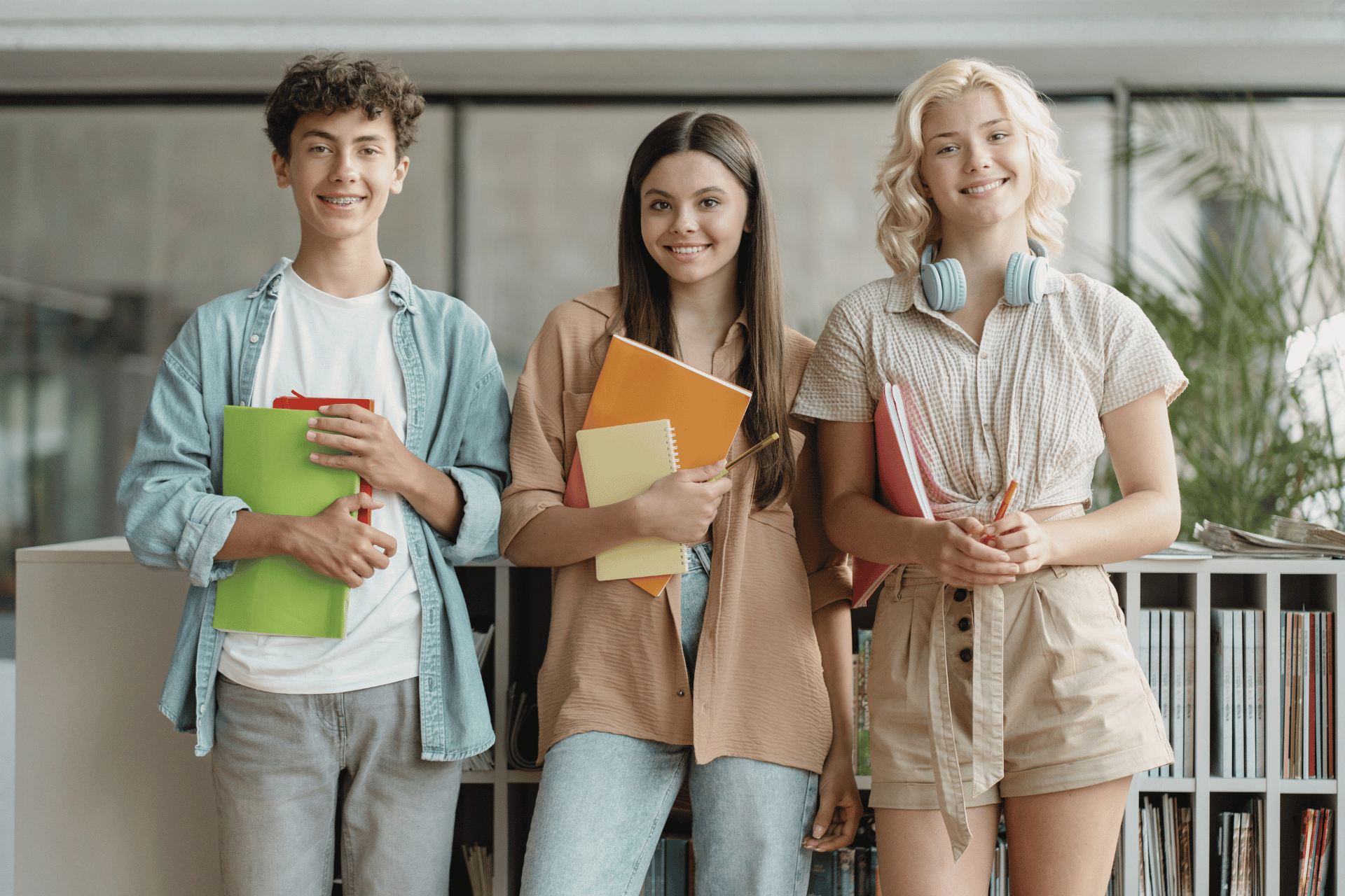 https://studyinvietnam.vn/wp-content/uploads/2025/07/StudyAbroader-1920x1280-2.png