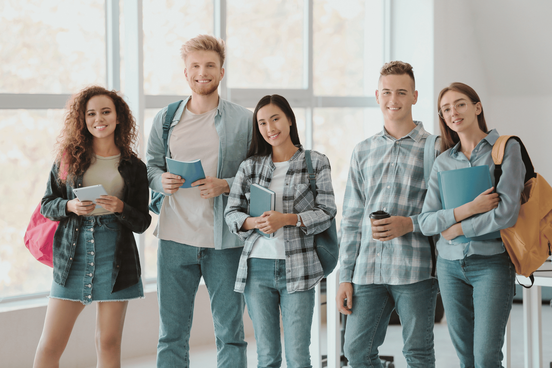 https://studyinvietnam.vn/wp-content/uploads/2025/07/StudyAbroader-1920x1280-3.png